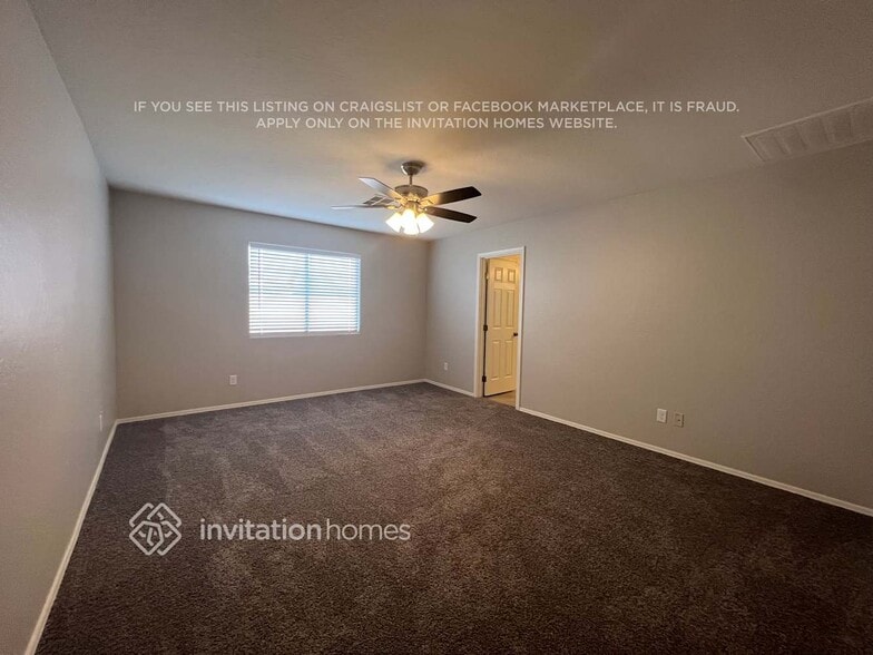 Building Photo - 2114 E Caspian Way