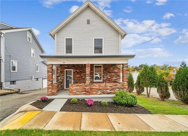 Building Photo - 3 bed/ 2 bath Single Family Home Manor, PA 15665