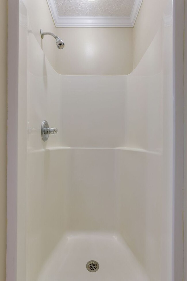 Building Photo - Adorable 2 bed/2 bath condo Hermitage