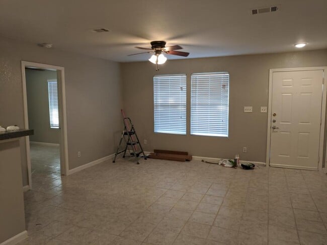 Building Photo - 5817 Spring Meadow Rd