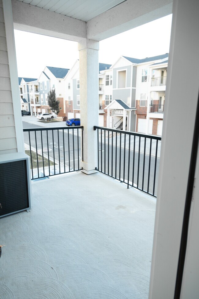 Building Photo - 552 N 360 W
