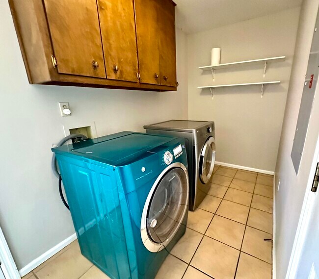 Building Photo - 527 Brandermill Rd