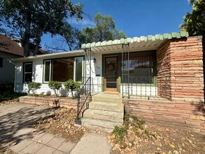 Building Photo - Charming home close to downtown!