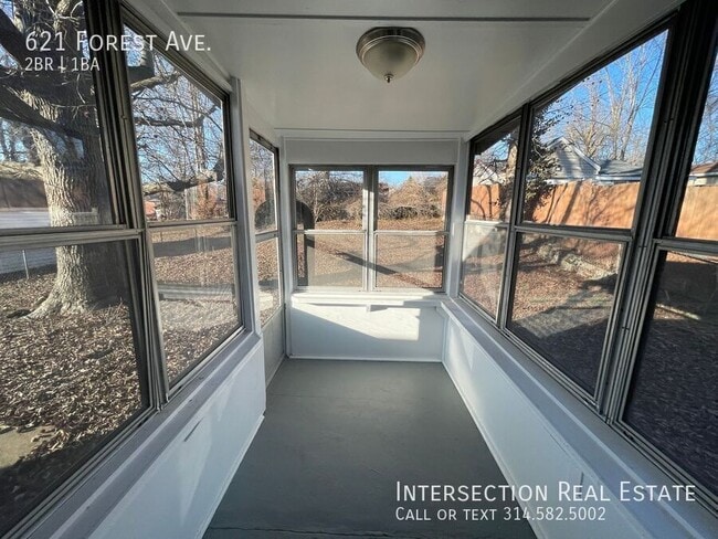 Building Photo - 621 Forest Ave