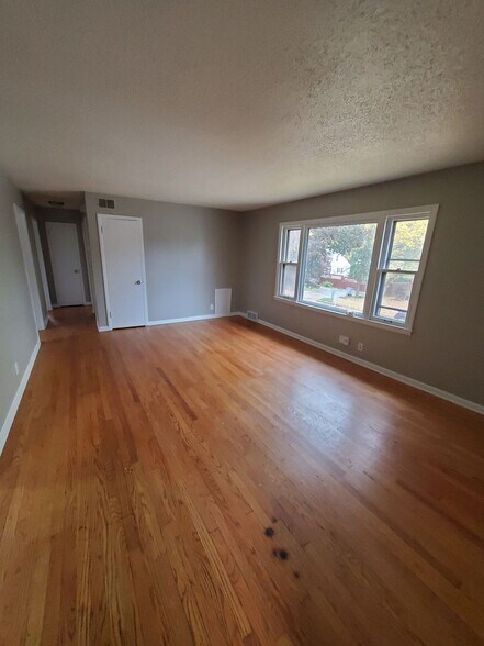 Primary Photo - 4953-4955 N 90th St.