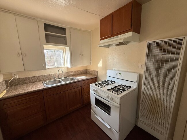 Building Photo - 1601 Virginia Ave