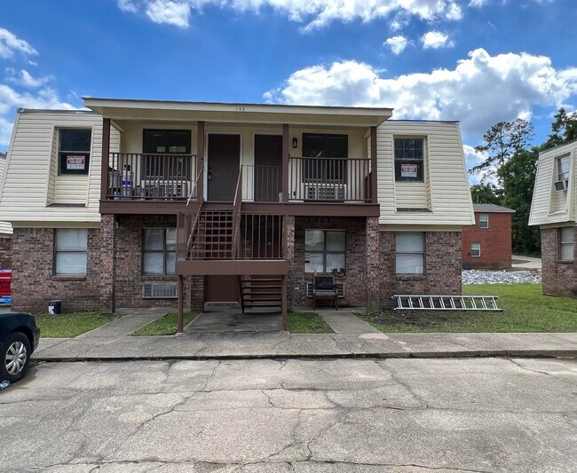 Building Photo - 103 Foxfire Dr