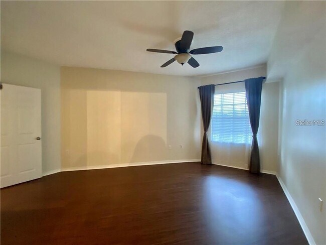 Building Photo - 5655 Bentgrass Dr