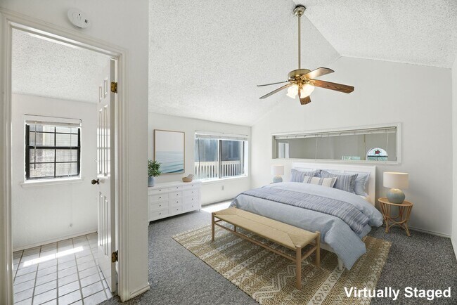 Building Photo - FABULOUS walkable/bikeable 3BR with parkin...