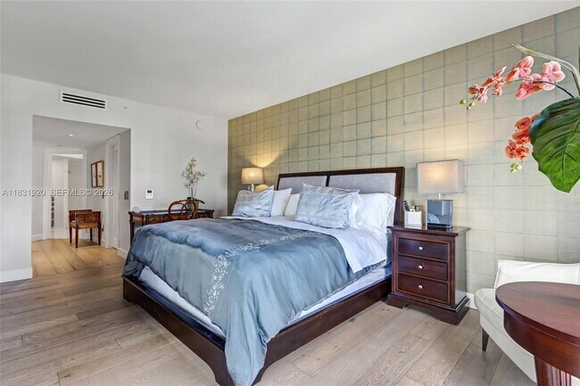 Building Photo - 21055 Yacht Club Dr