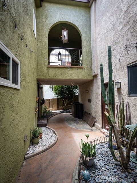 Building Photo - 1036 Palos Verdes Blvd