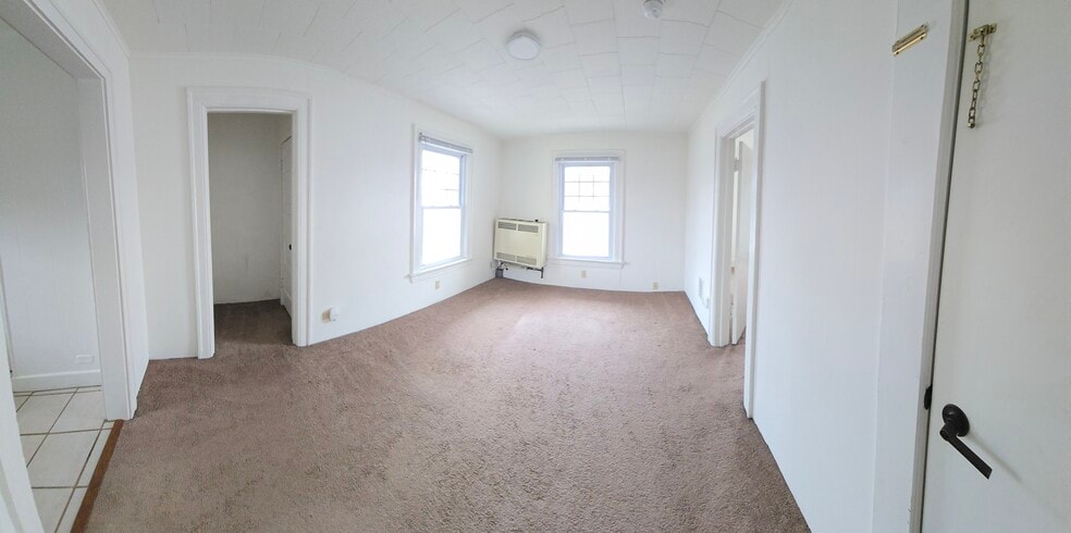 Building Photo - 129 E Main St