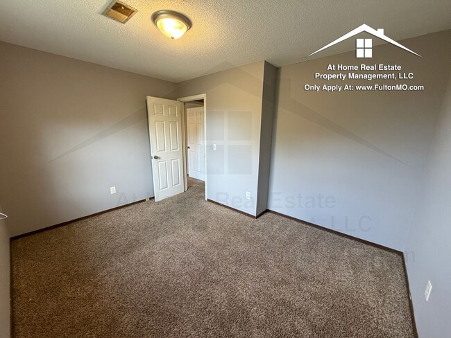 Building Photo - 541 Collier Ln