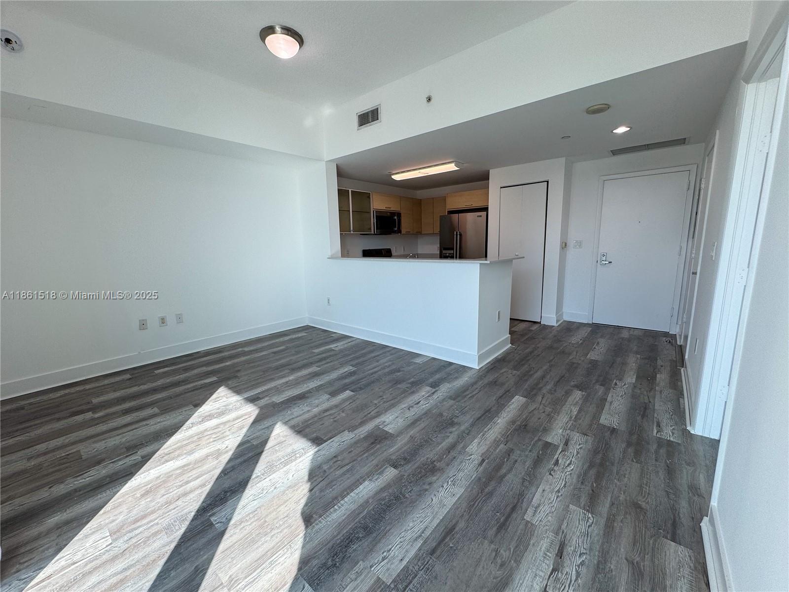 Building Photo - 350 NE 24th St