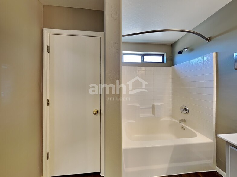 Building Photo - 13177 W Mauna Loa Ln