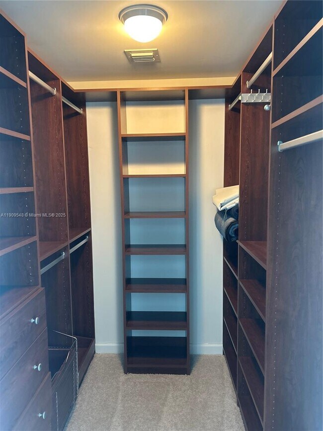 Building Photo - 480 Hibiscus St