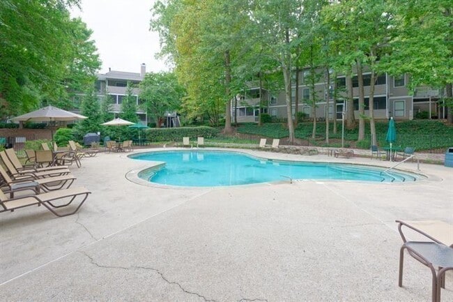 Building Photo - 401 Wynnes Ridge Cir SE