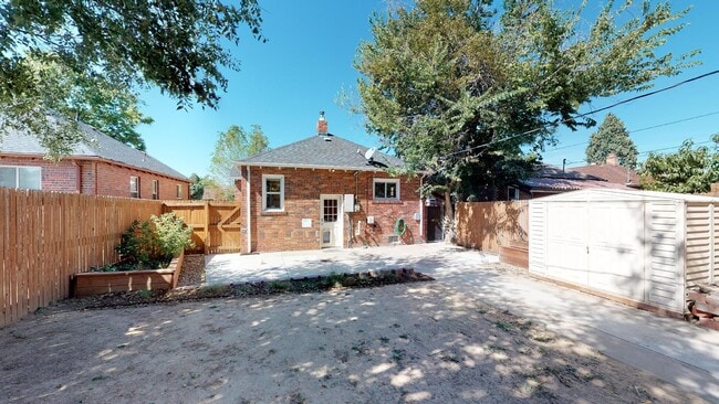 Building Photo - 3420 St Paul St