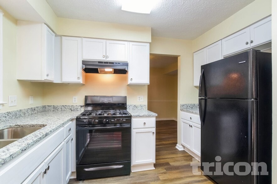 Building Photo - 4939 Clubgreen Summit