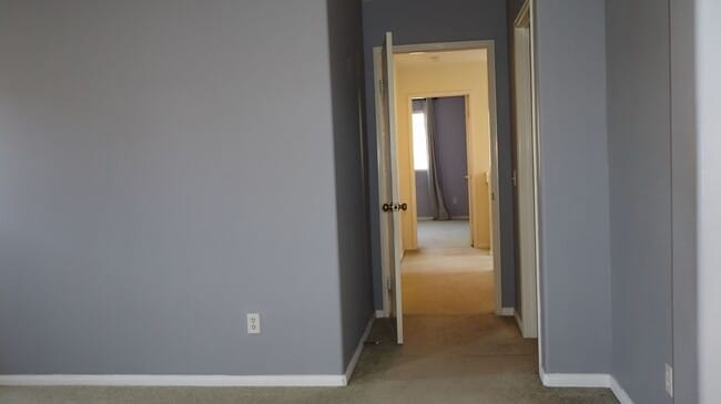 Building Photo - 3 bedrooms 2.5 baths  house in Eastlake- Chula Vista