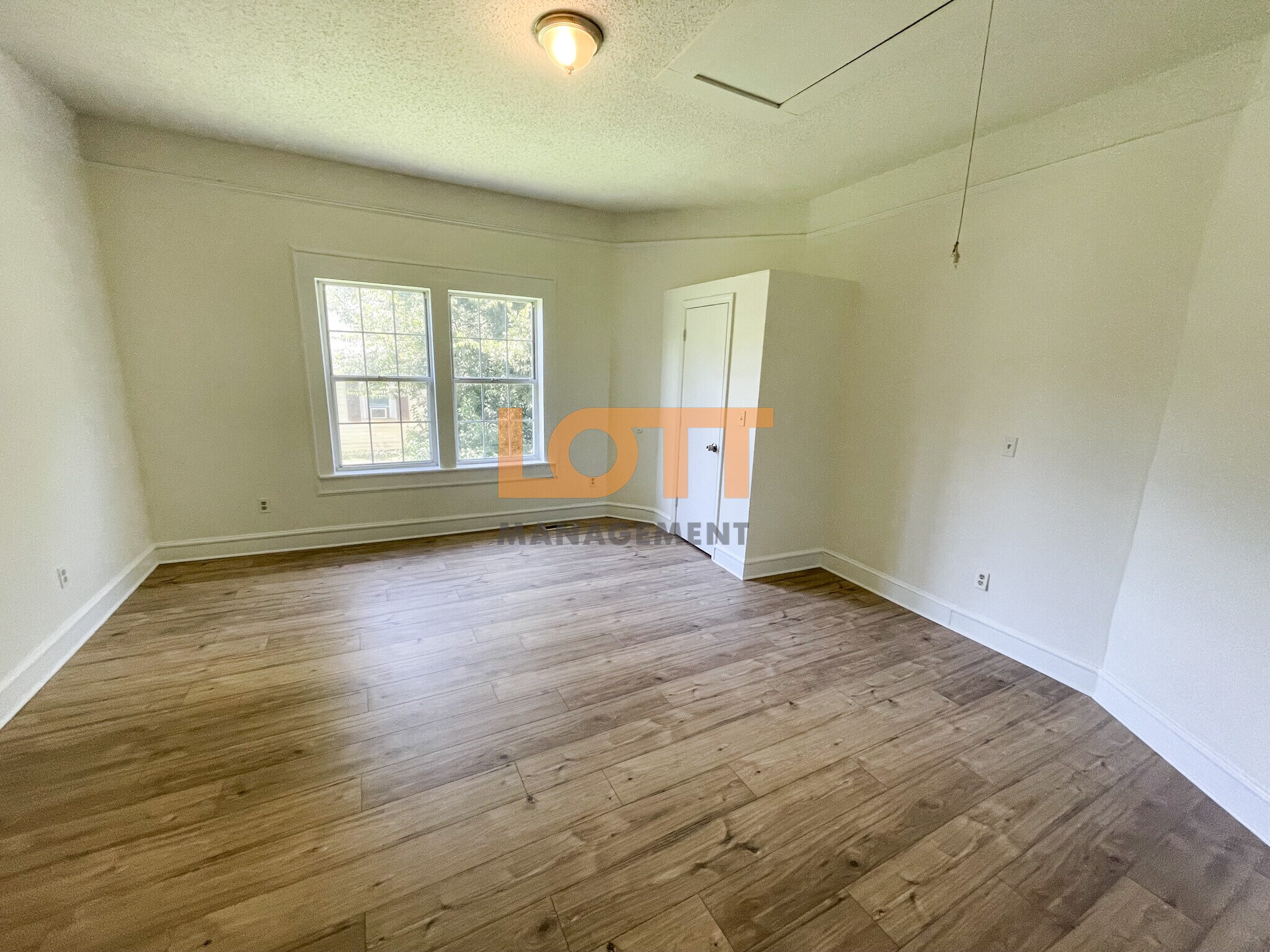 Building Photo - 129 4th St