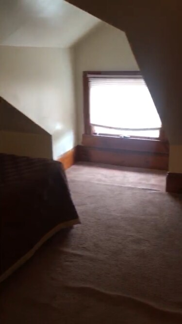 Building Photo - 56 Linden St