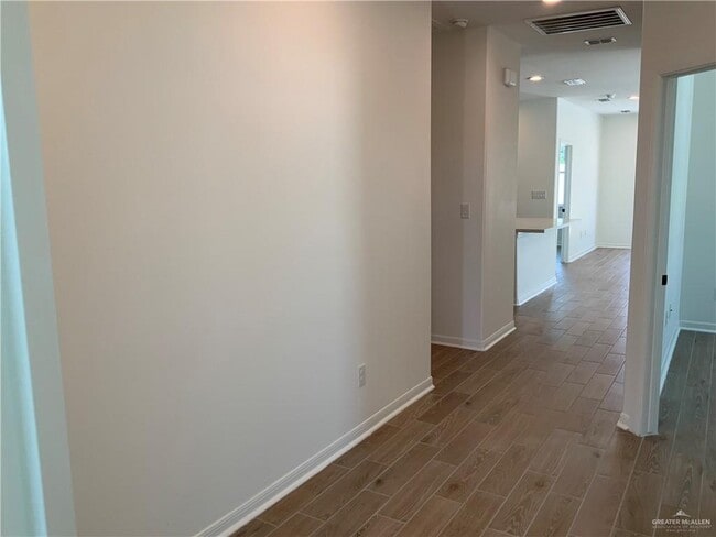 Building Photo - 3908 Highland Ave