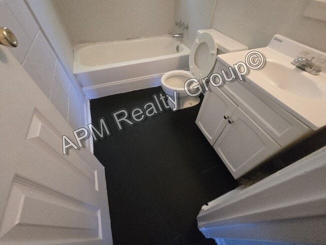 Building Photo - 2 bedroom apartment - 50% off first month!