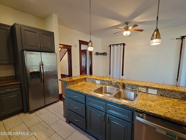 Building Photo - 1250 N Liberty St