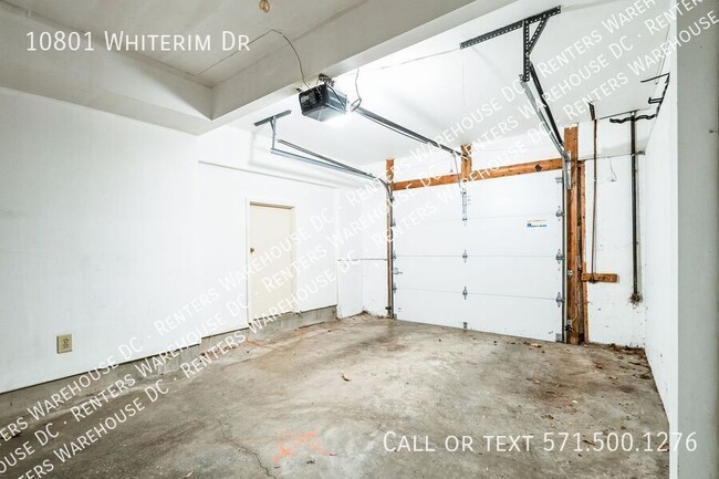 Building Photo - Light filled 2Bd/3.5Bth+Loft end unit TH w...