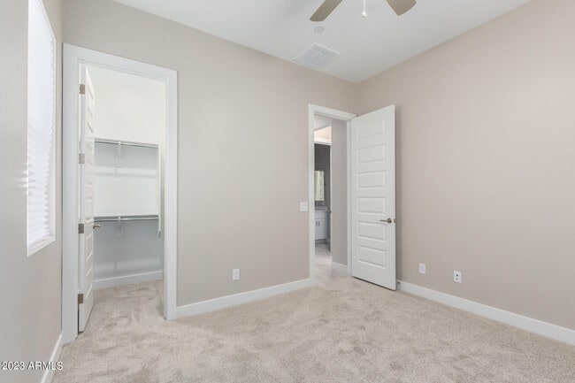 Building Photo - 4133 E Las Colinas Dr