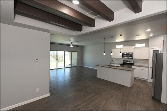 Building Photo - 12149 Mesquite Thorn Dr