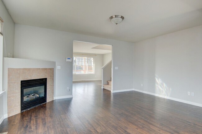 Building Photo - 5-Bedroom Home with Primary Bedroom on Main Floor