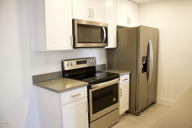 Building Photo - 6480 N 82nd St