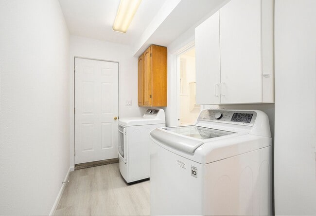 Building Photo - 1712 Stanton St - 2 bedroom | 1 bath | Low...