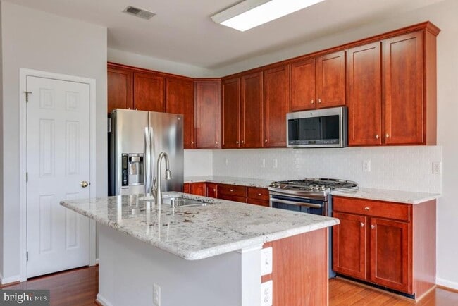 Building Photo - 25286 McIntyre Sq