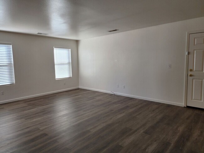 Building Photo - 3 bedroom Home For Rent in North Valleys area