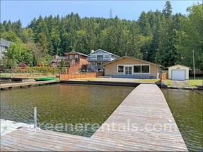 Building Photo - Waterfront Rambler on Summit Lake