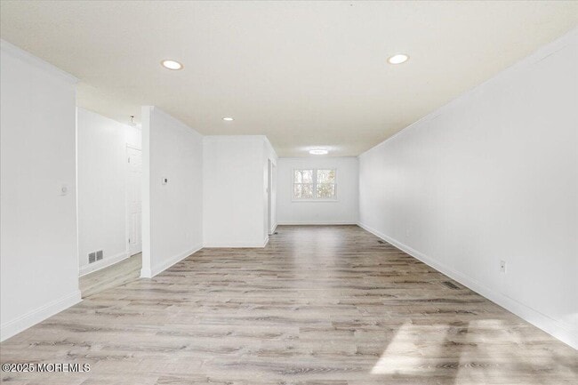 Building Photo - 12 Lone Star Ln