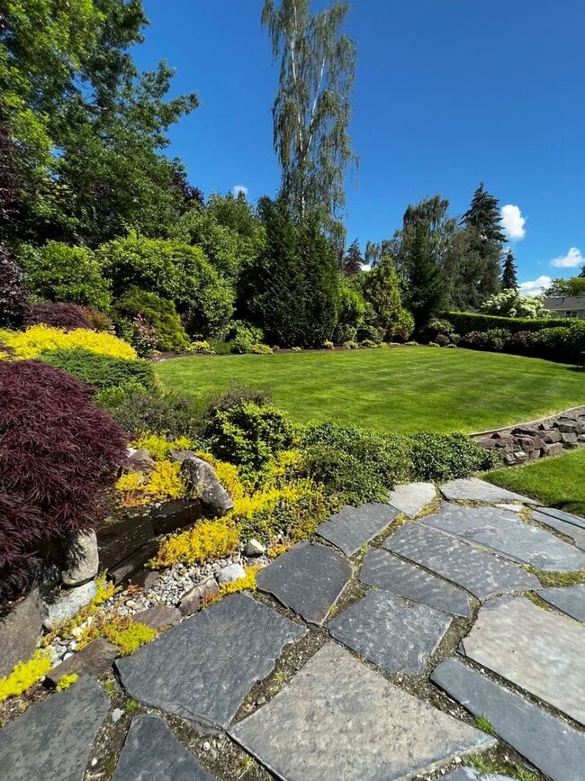 Building Photo - CLICK "REQUEST A TOUR" NOW!