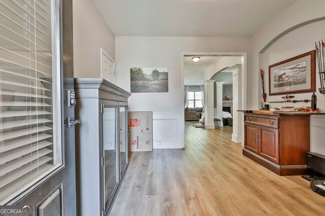 Building Photo - 205 Inverness Ave