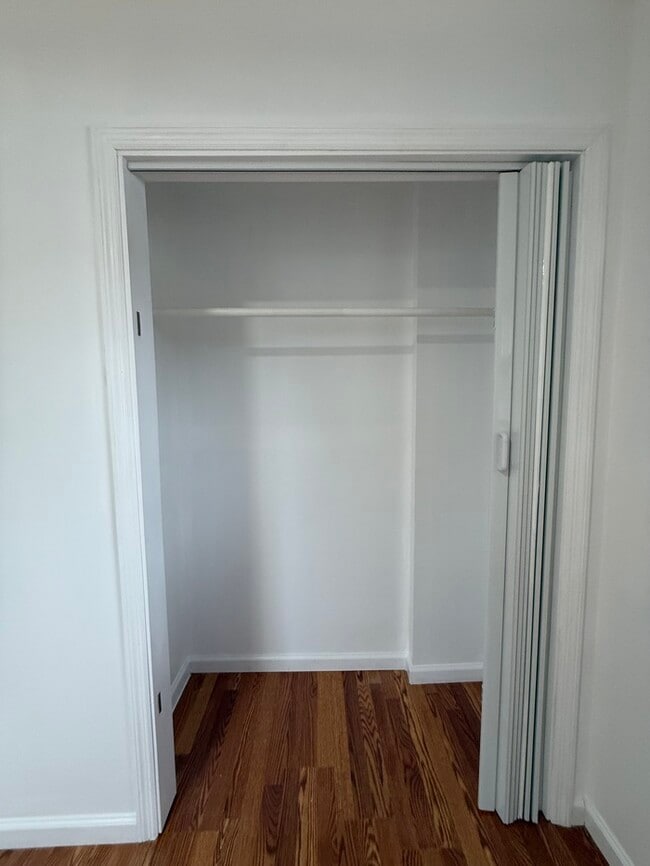 Building Photo - 23 Lamont Rd