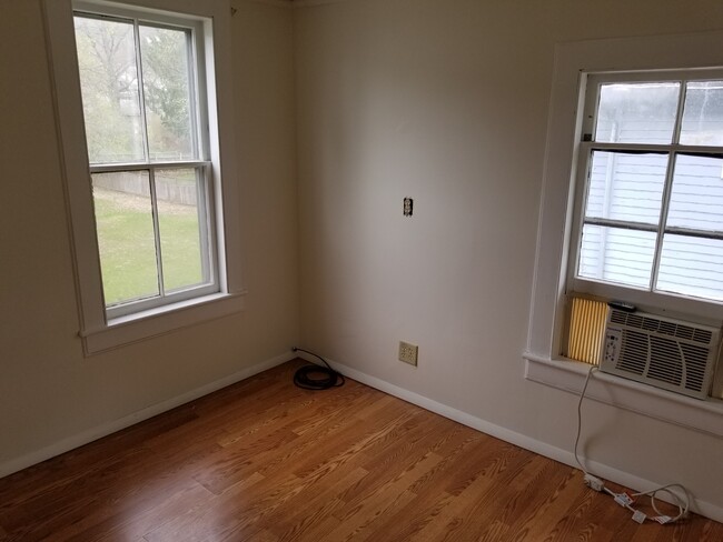 bedroom - 42 Spring Forest Ave