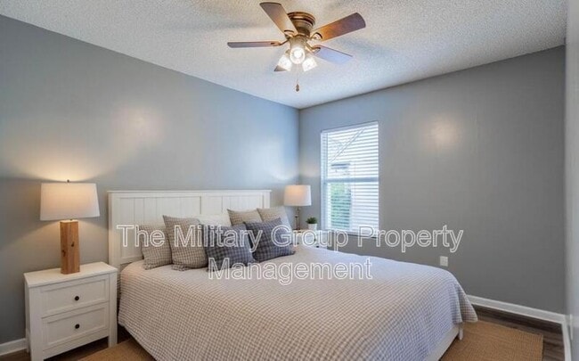 Building Photo - 3390 Millcrest Pl