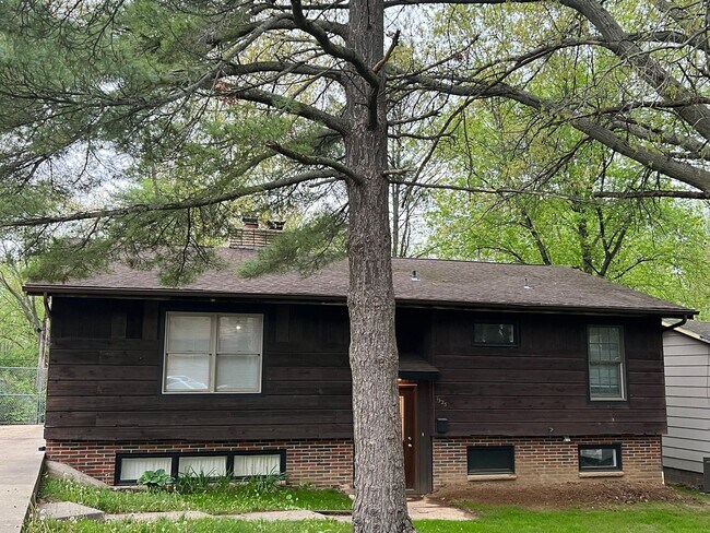 Building Photo - 1525 N Patton Street