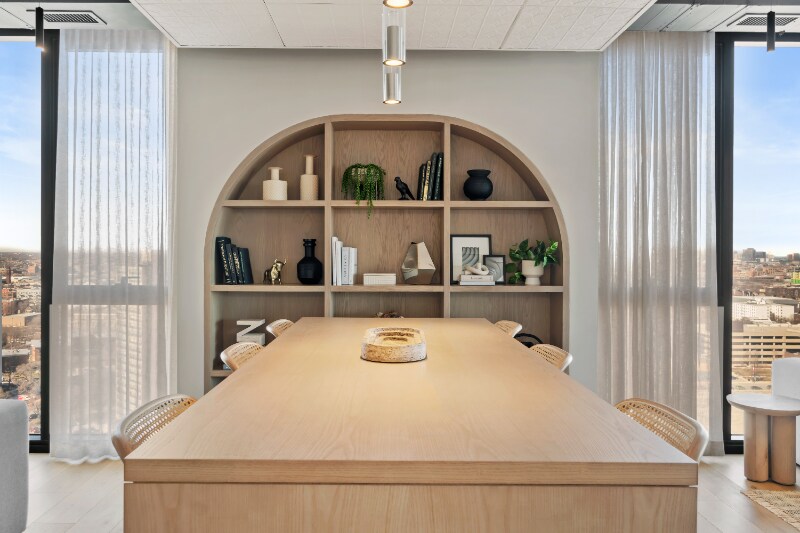 Building Photo - 528 S Damen Ave