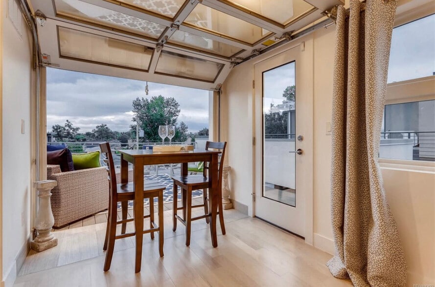 Building Photo - 3528 Stuart St