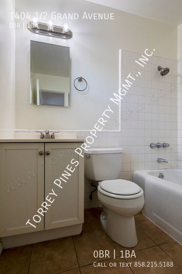 Building Photo - 1404 1/2 Grand Avenue-