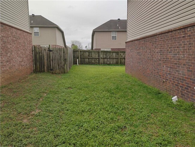 Building Photo - 3003 SW Deerfield Blvd