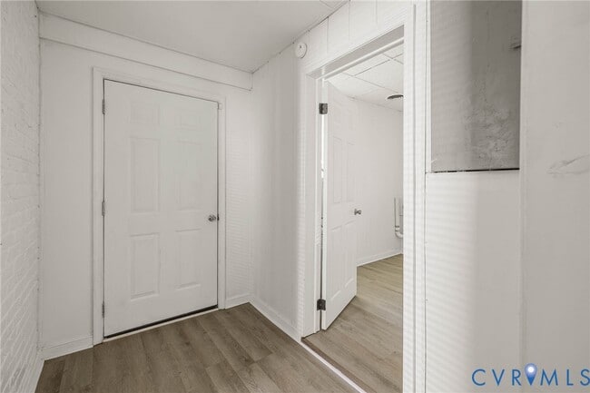 Building Photo - 107 S 9th Ave